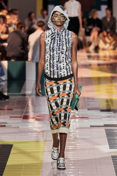 Look 17